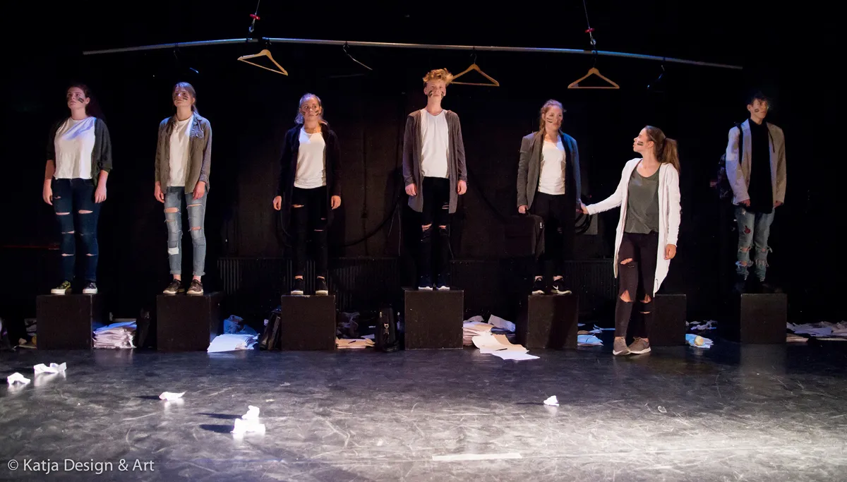 9 17 theaterschool 20170624 img 3346 klein 002 katja design and art