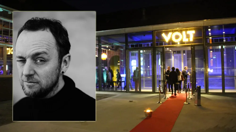 a balladeer in poppodium volt entree nieuw