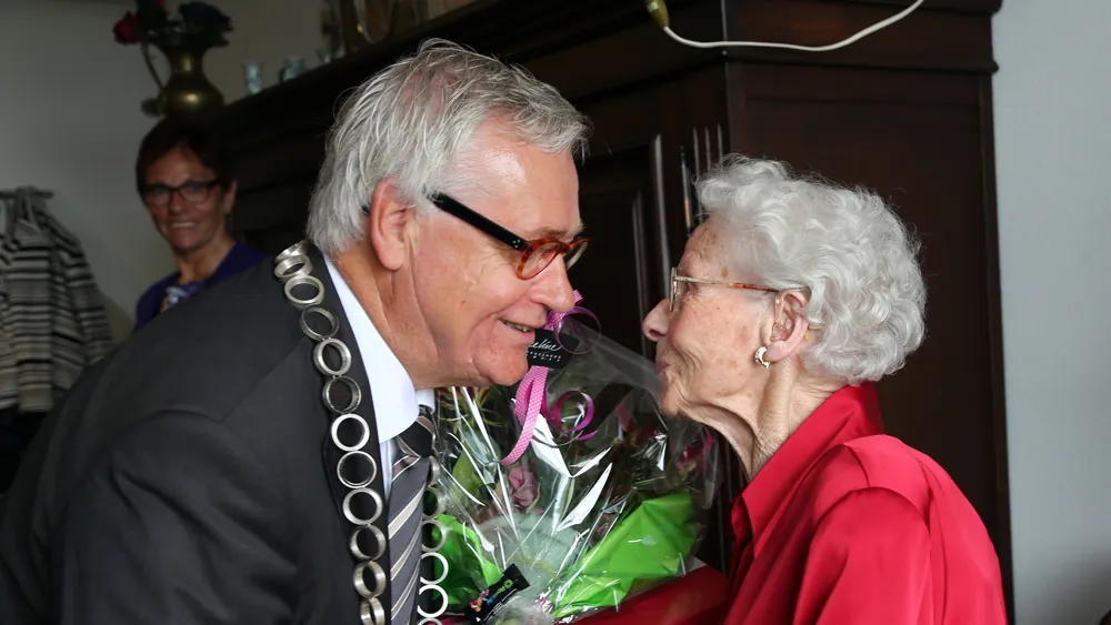 a3tuk32w0kt1jjqifudnyy3uo felicitaties gemeente voor oudste inwoner