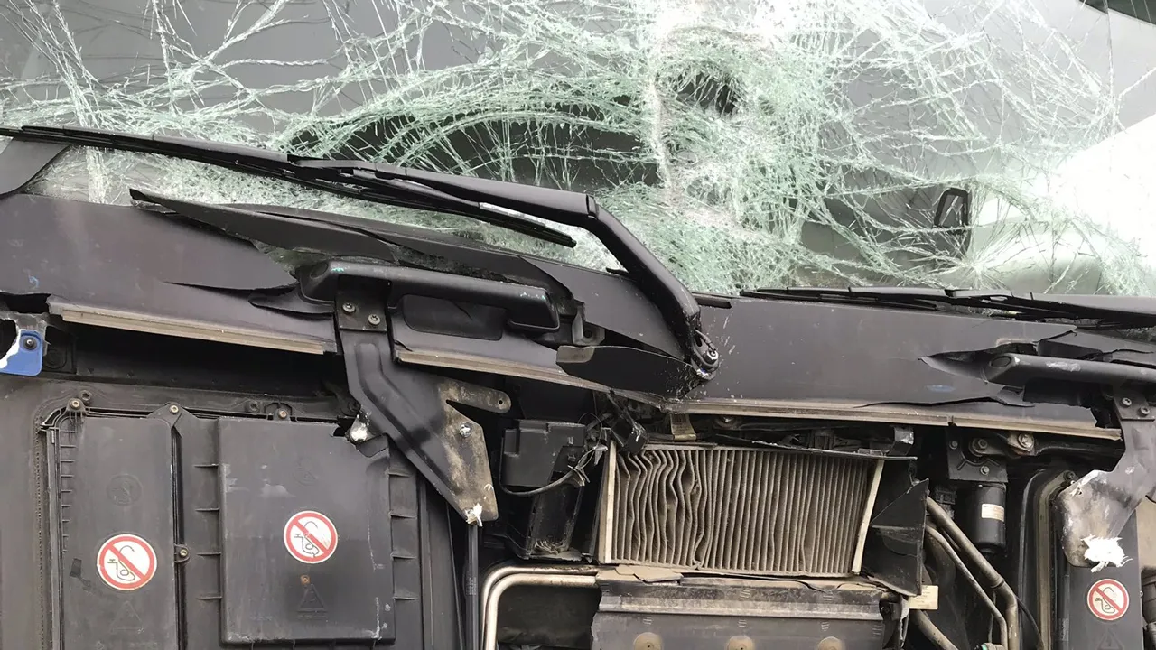 aanrijding a2 vrachtwagens 9 mei 2019 bon foto weginspecteur