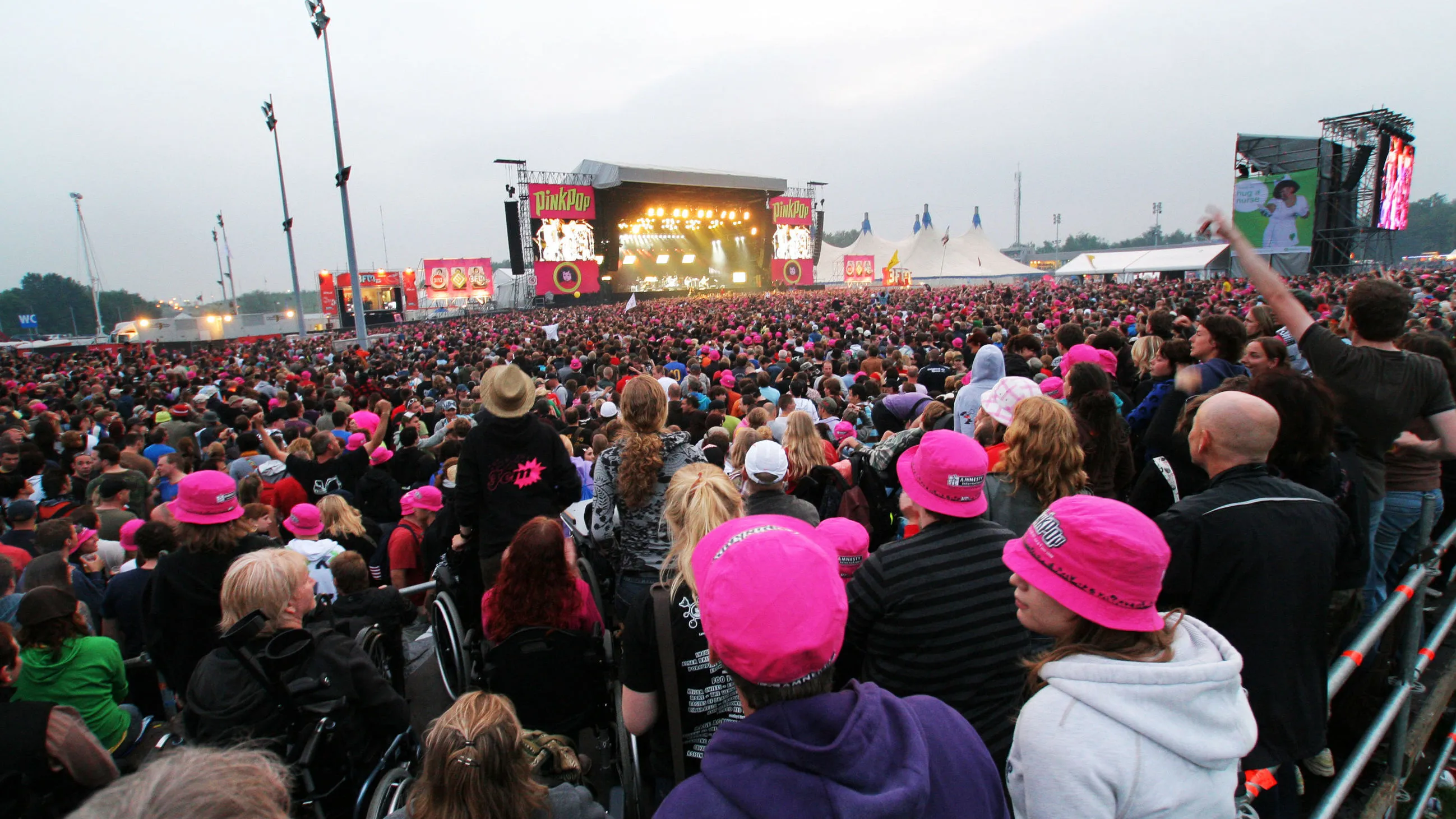 aj4qqsx2sy8bnc7bii8r3eg5g pinkpopfestivalfeestmuziekevenementhqnovum