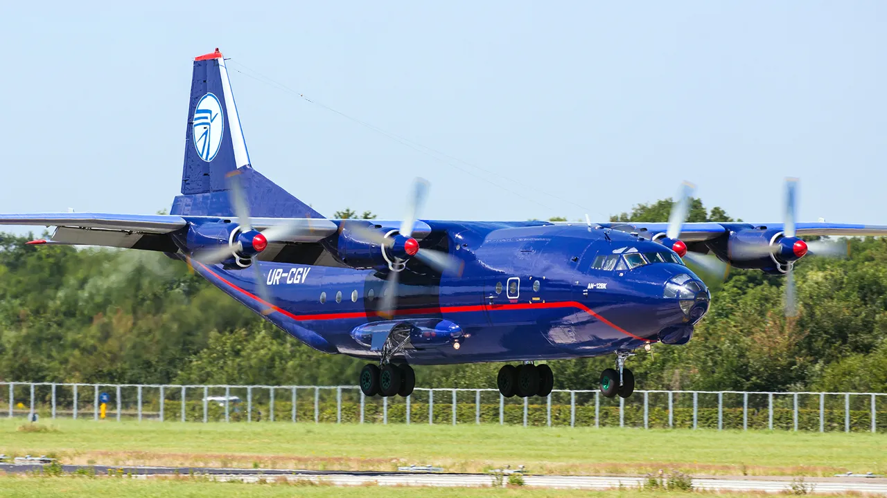 antonov 12 1ur cgv img 2173