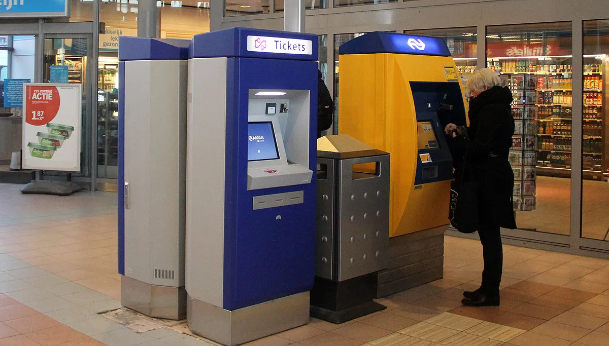 arriva kaartautomaten stationshal sittard