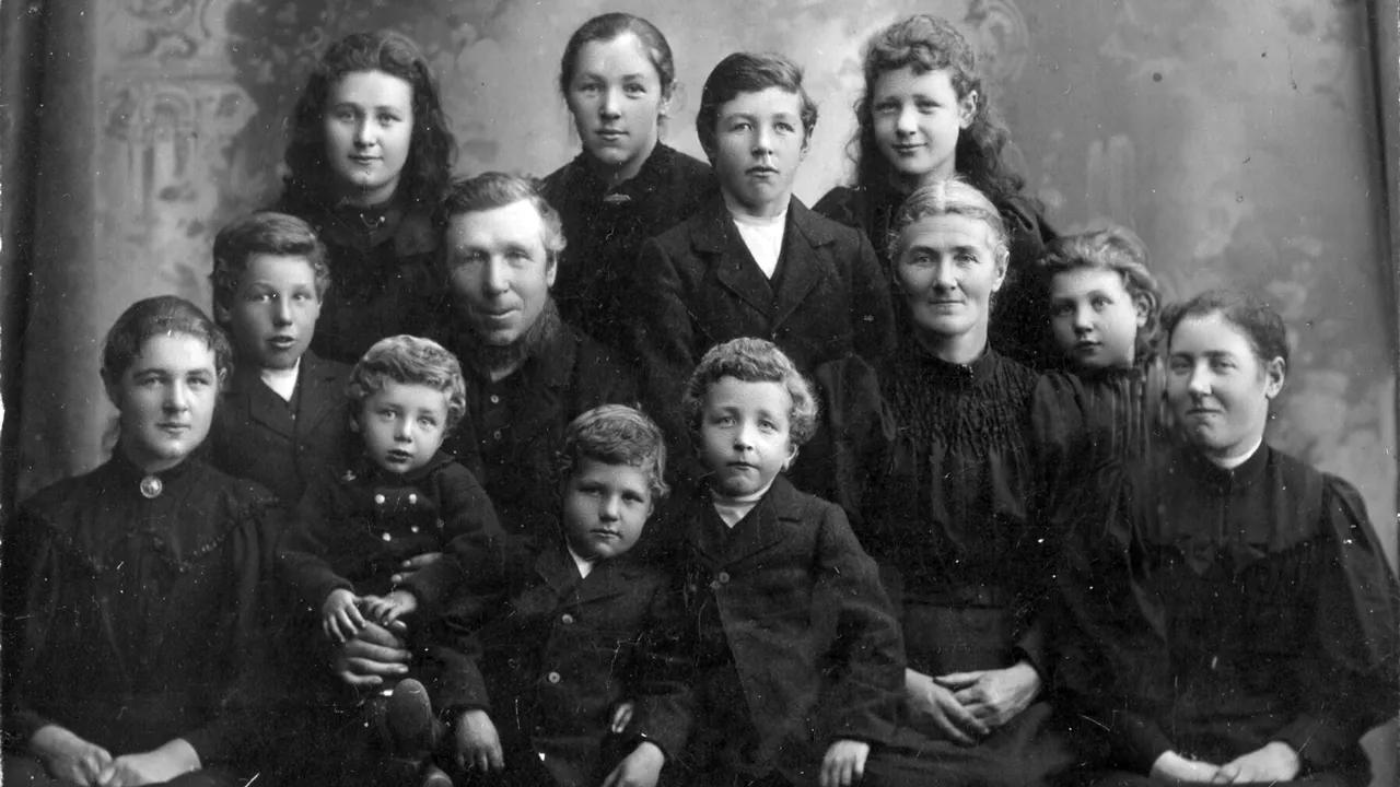 asen museum og historielag cc by 20 familiefoto uit vervlogen tijden