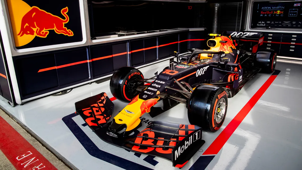 aston martin red bull racing 1007