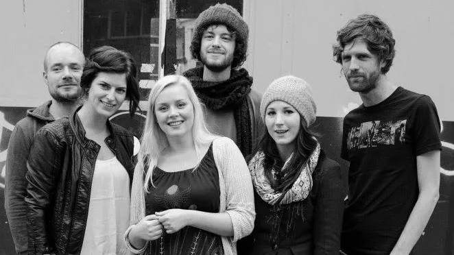 atbqkjhmtzprhb2pkq6plk0et madi foto door jos van den broek