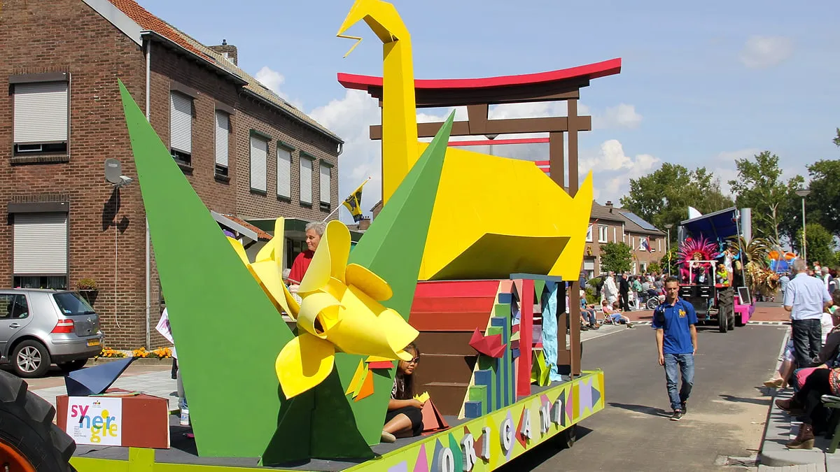 augstfestival oogstdankstoet