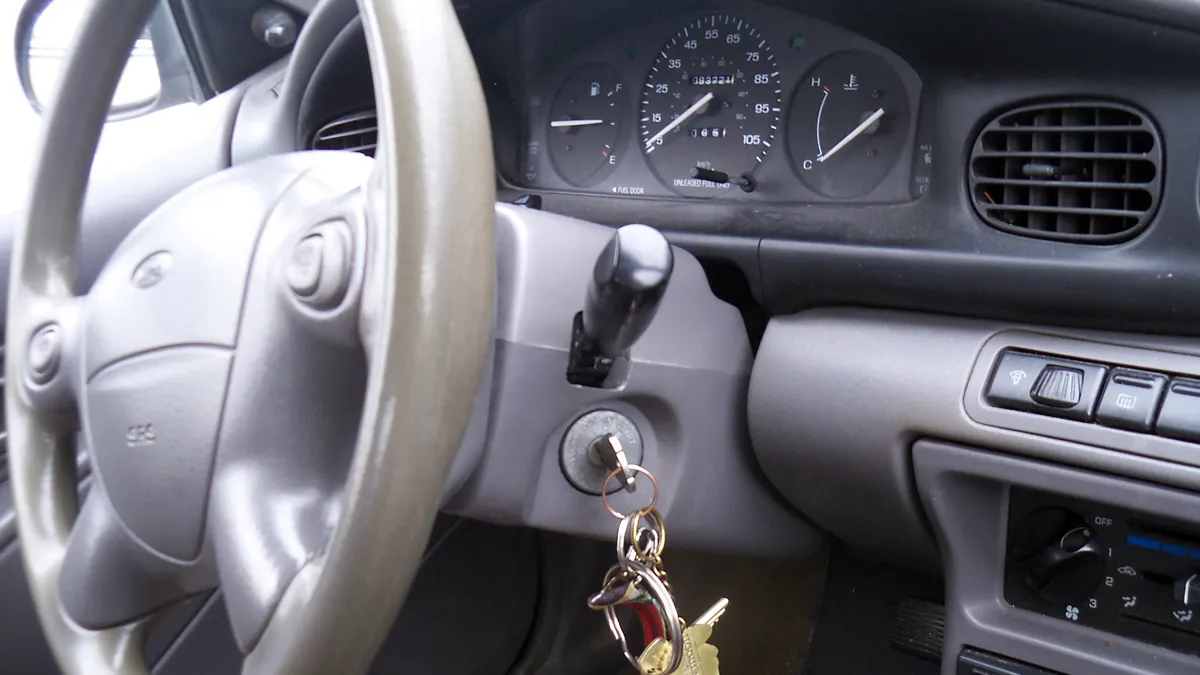 auto dashboard contactsleutel stuur