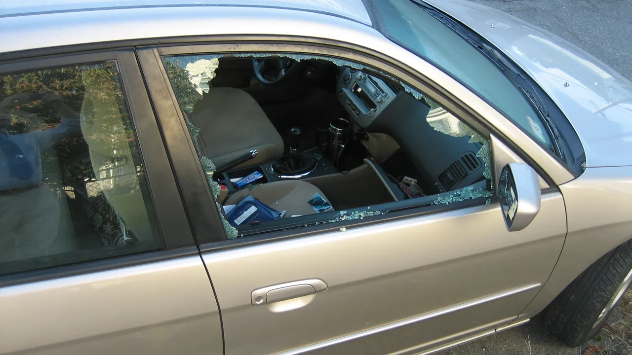 auto inbraak joh collier cc by sa 20 via flickr