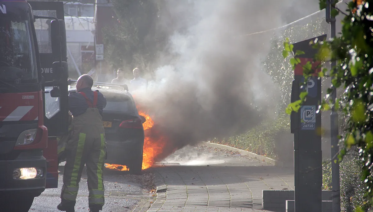 autobrand brand kleine steeg 8 december 2017 aangestoken