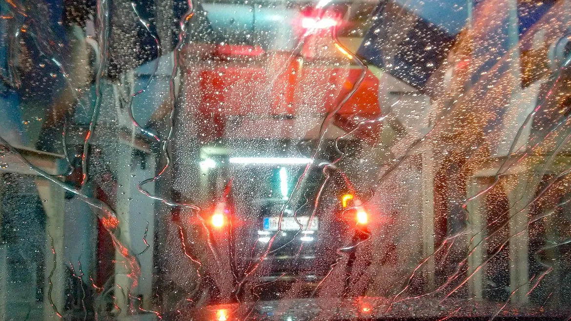 autowasstraat cc0 stephany albert via pixabay