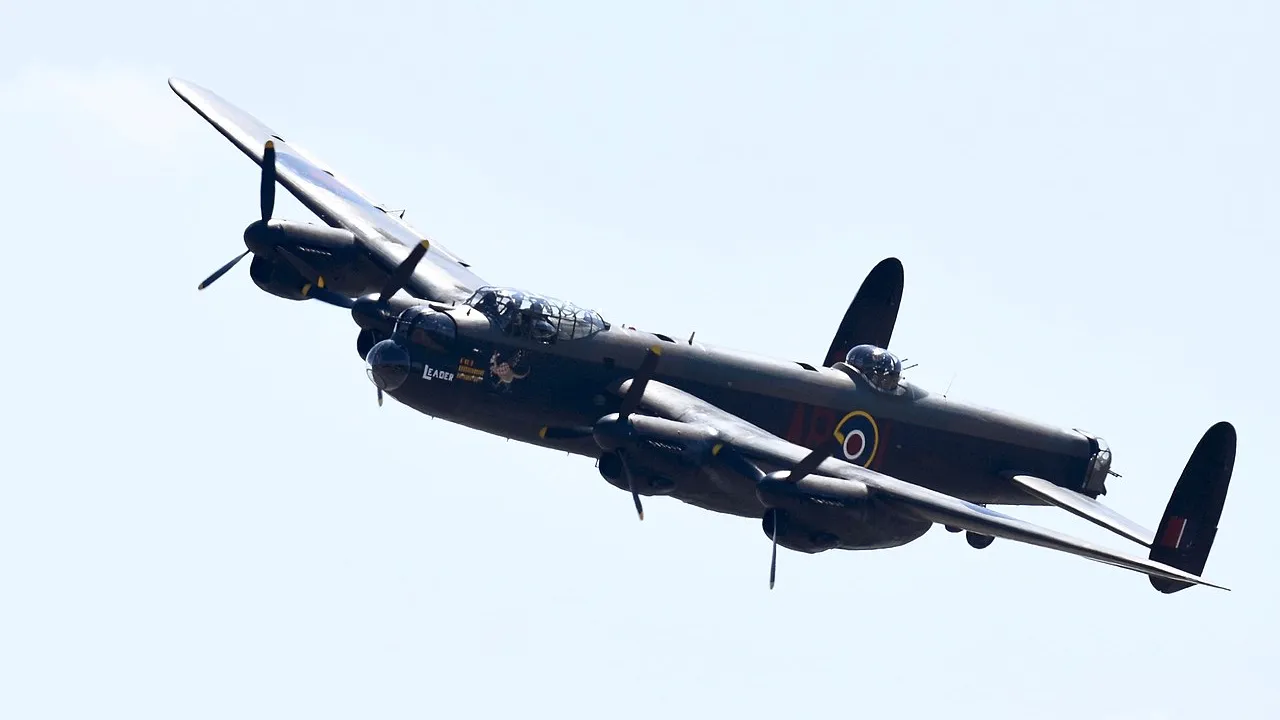 avro lancaster dave s from witney england cc by 20 https creativecommonsorglicensesby20