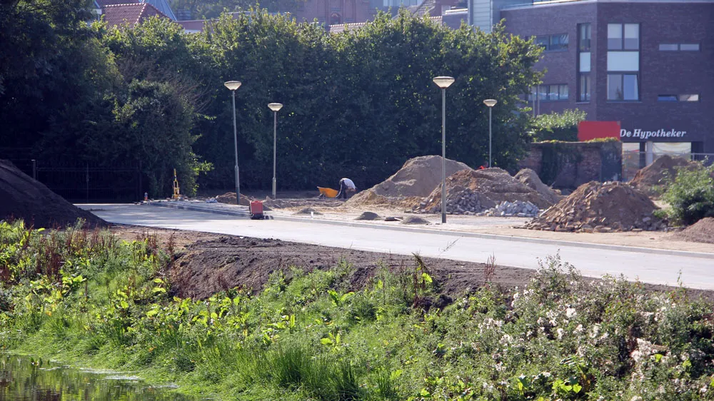 axuoidcg8w4enyvsq3rnhcf1c voetpad langs gracht naar haspelsestraat