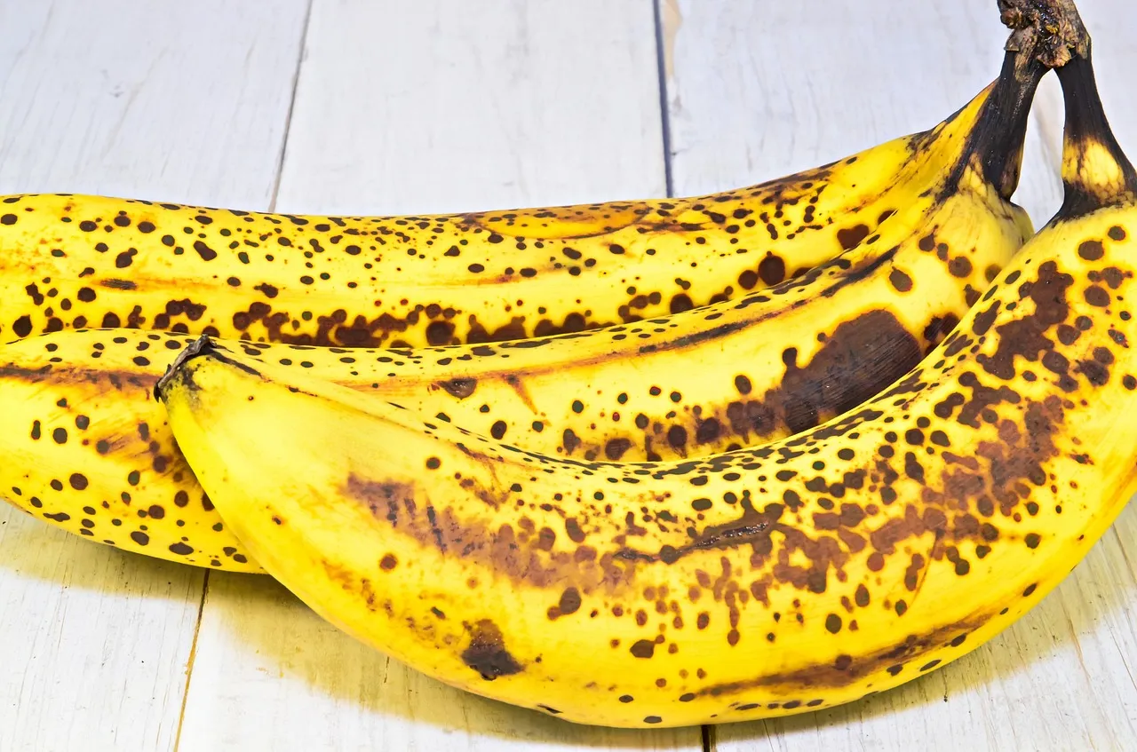 banana 1206002 1280 bananen banaan bruine vlek overrijp