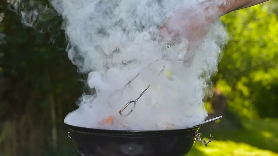 barbecue rook last van de buren