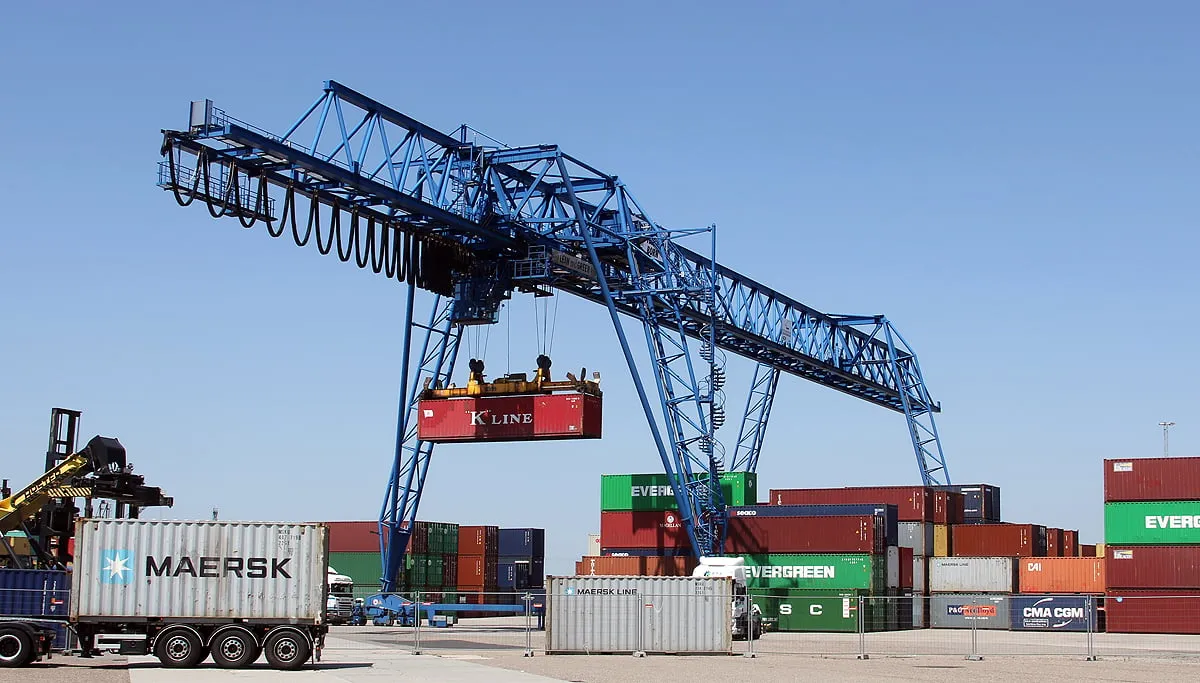 barge terminal born