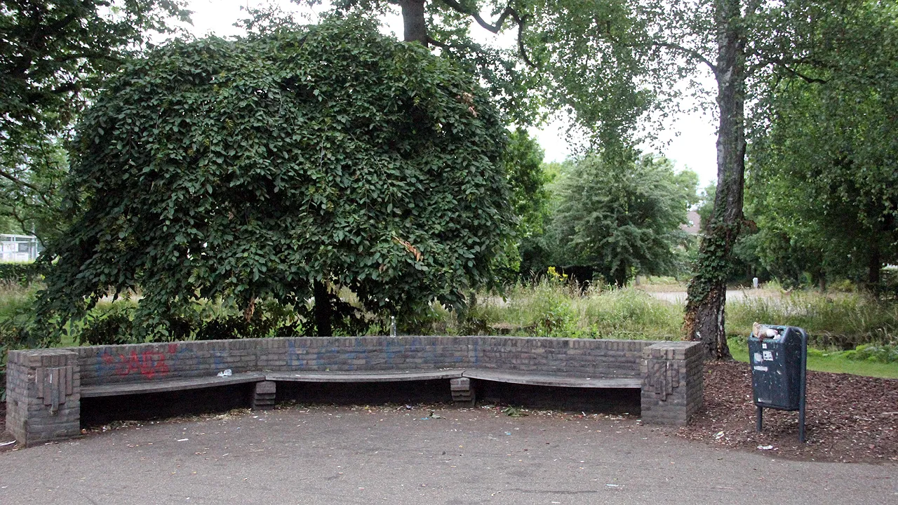 bekende hangplek in het stadspark van sittard