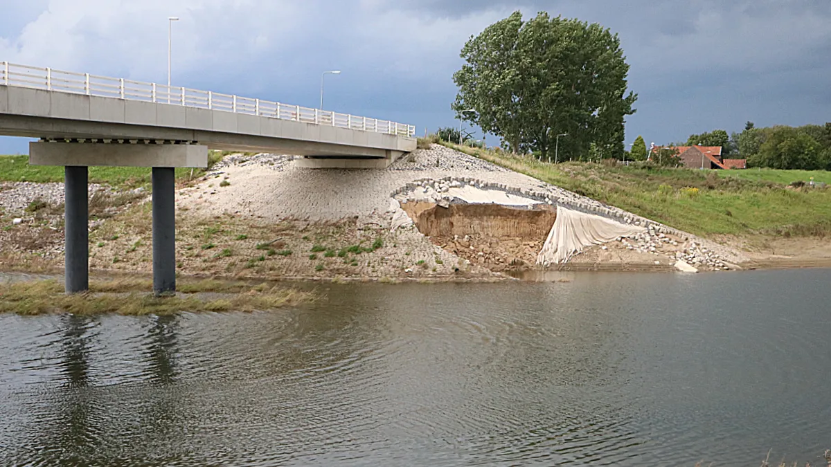 beschadigd bruggenhoofd illikhoven