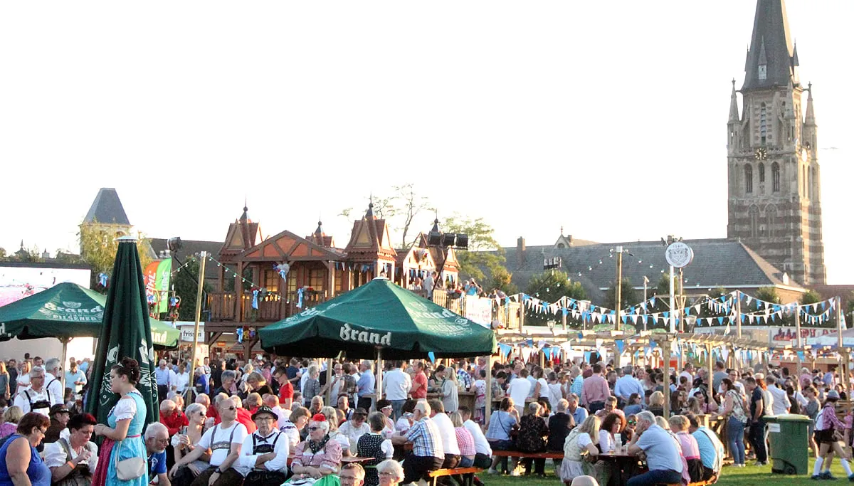 biergarten wiesn zondag volbezet