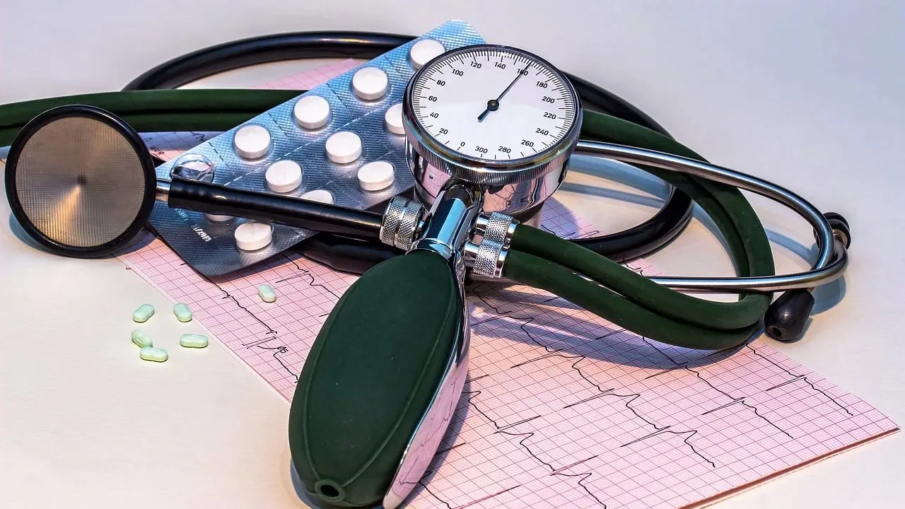 bloeddrukmeter stethoscoop hartfilm