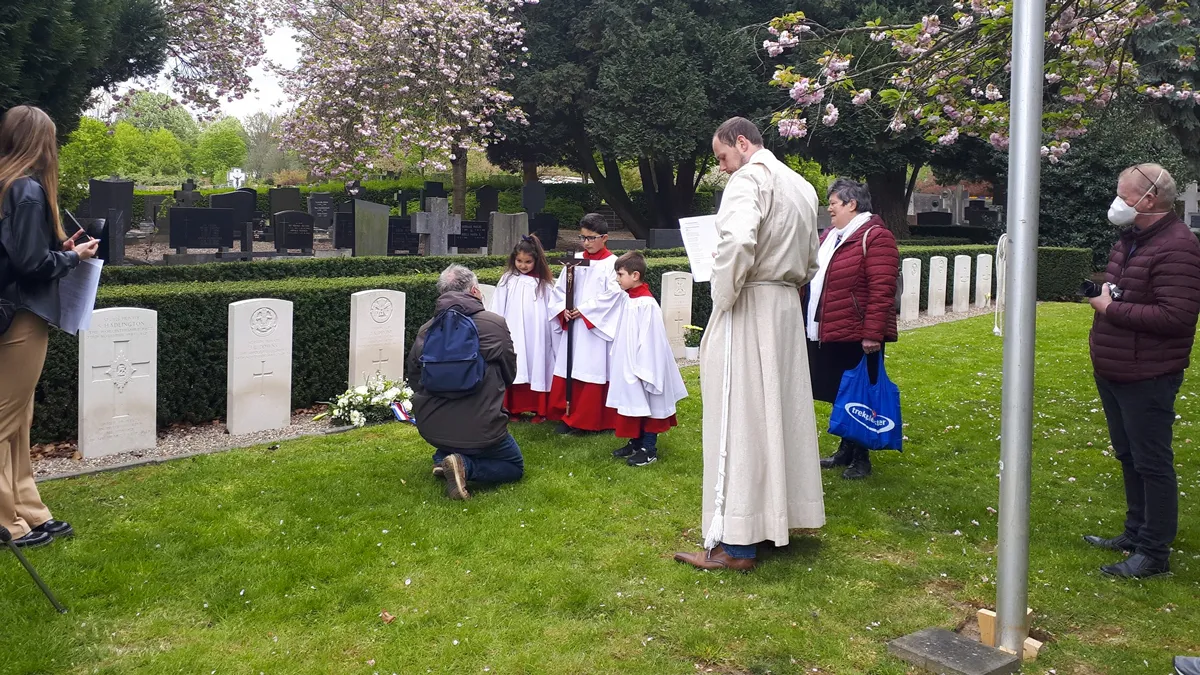 bloemstuk bij graf joh alexander devine