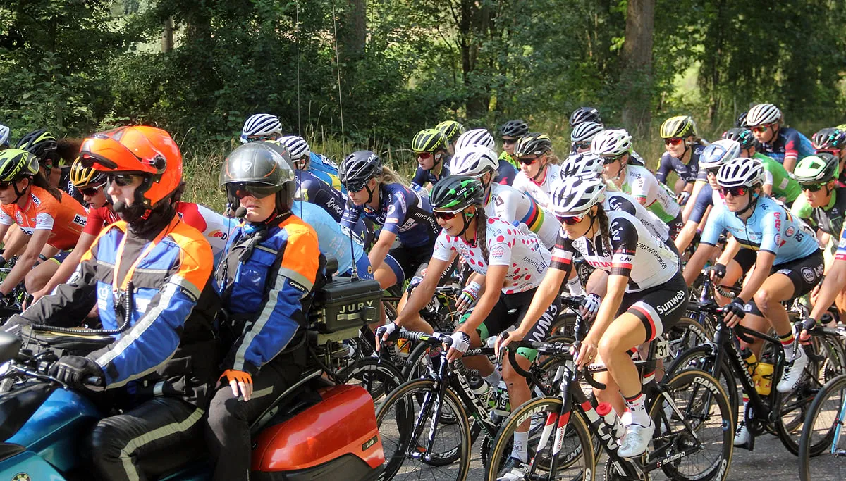 boels ladies tour 2017 zesde etappe onderweg
