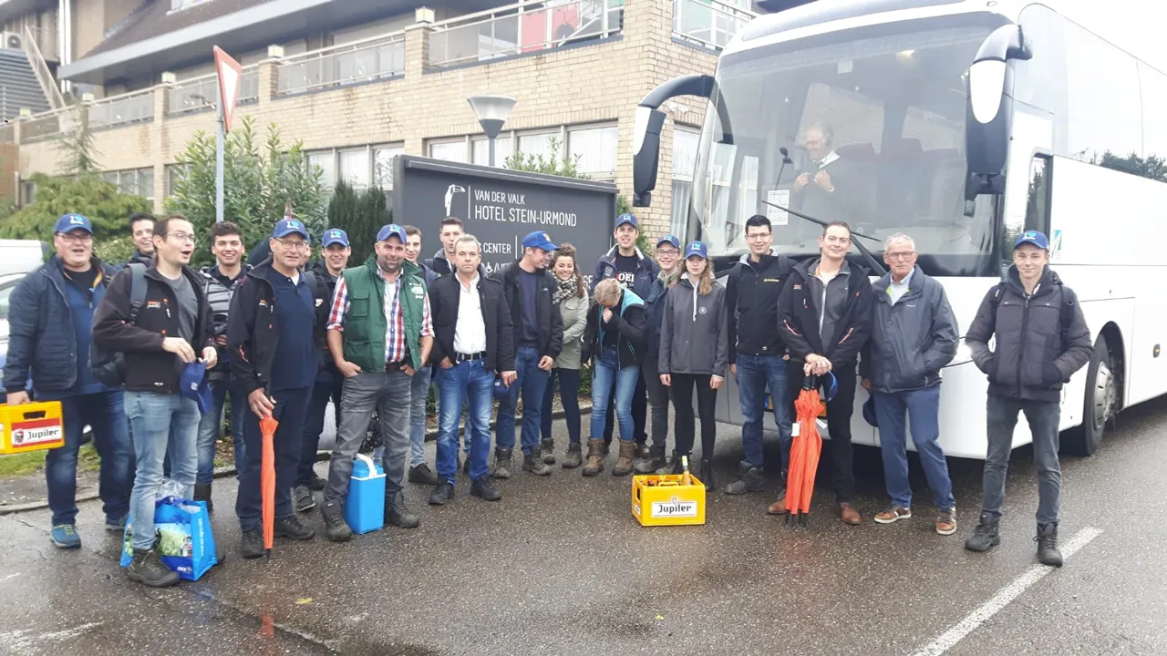 boeren onderweg naar protest foto guus queisen