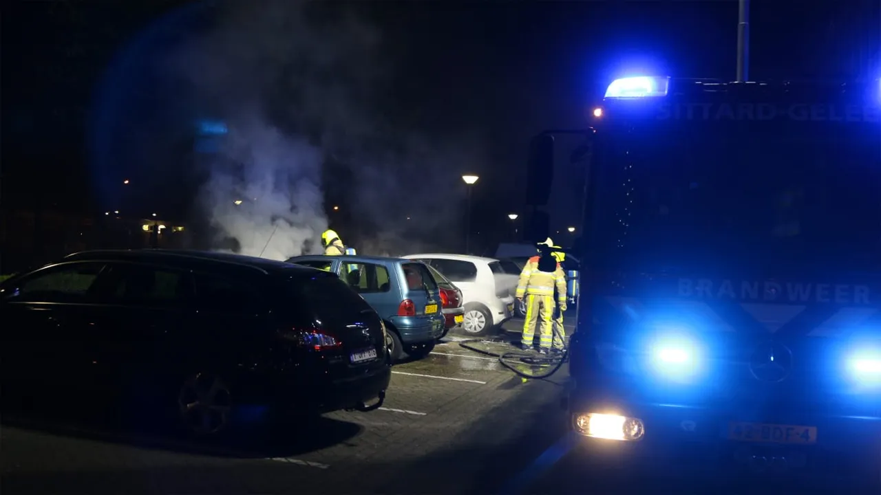 brand auto eisenhowerstraat foto bjorn de hoog 0