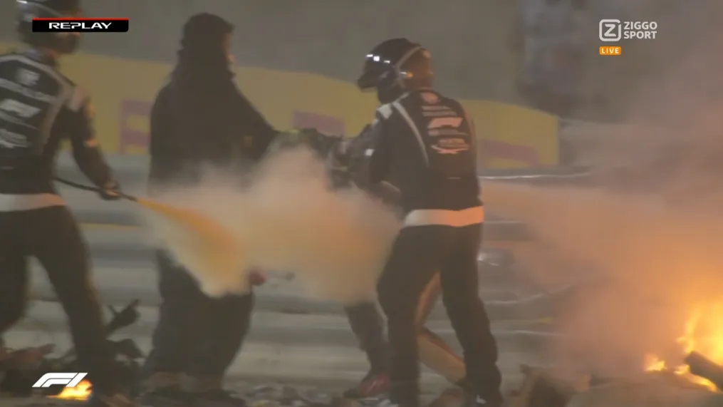 brandende haas van romain grosjean bahrein 1