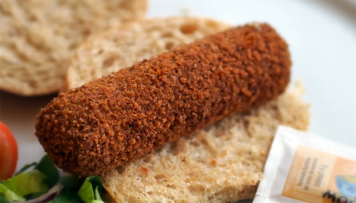 broodje kroket takeaway cc by sa 30 via wikimedia commons