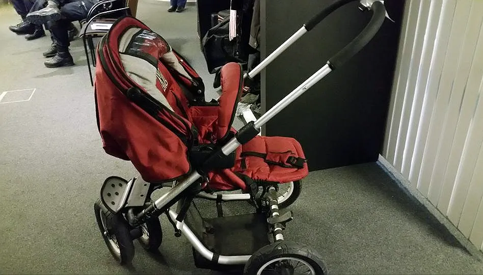 buggy achtergelaten op station sittard
