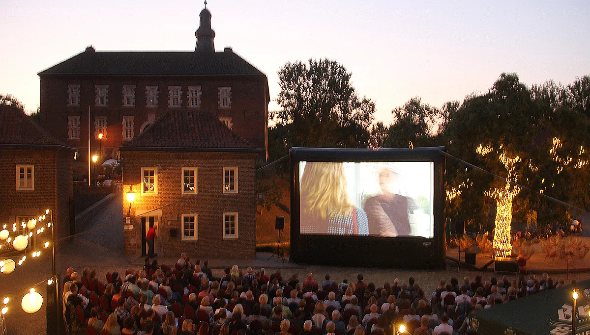 buitencinema kasteel limbricht