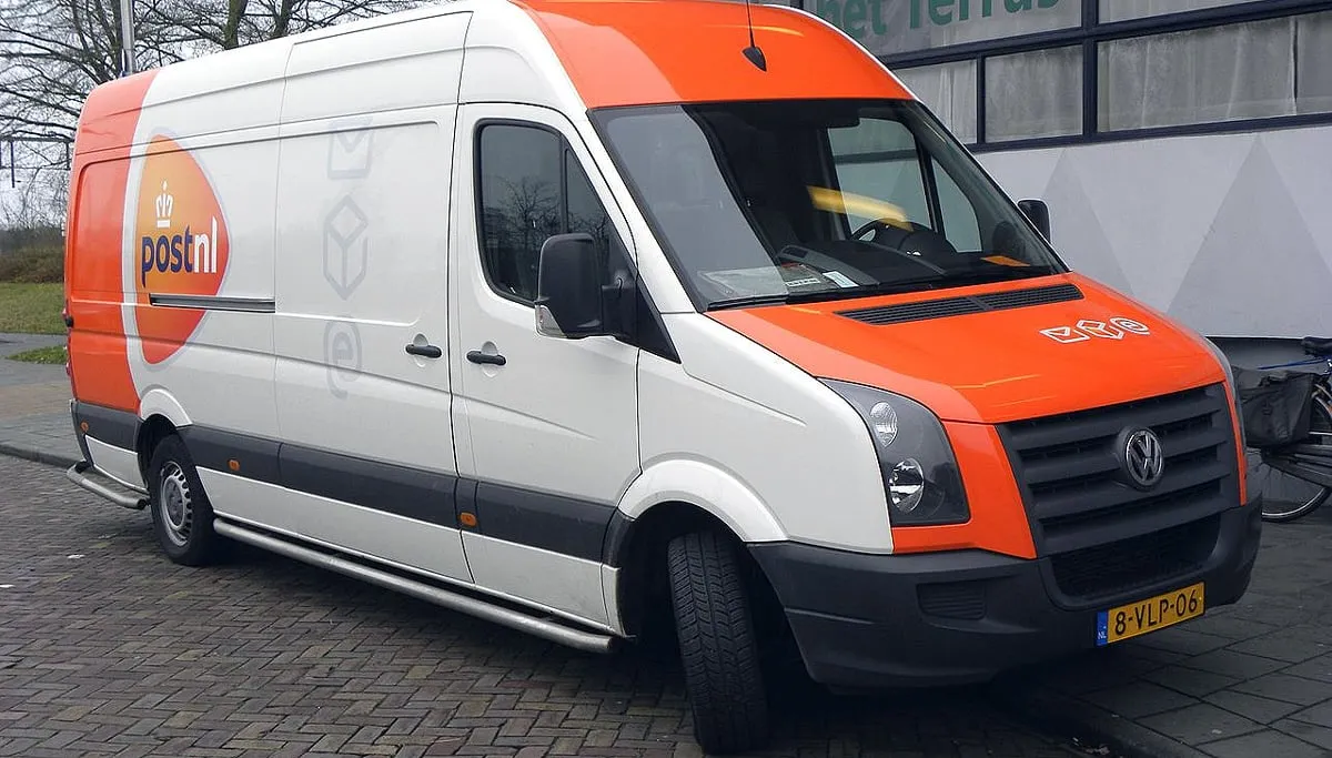 bus post nl joost j bakker cc by 20 via wikimedia commons