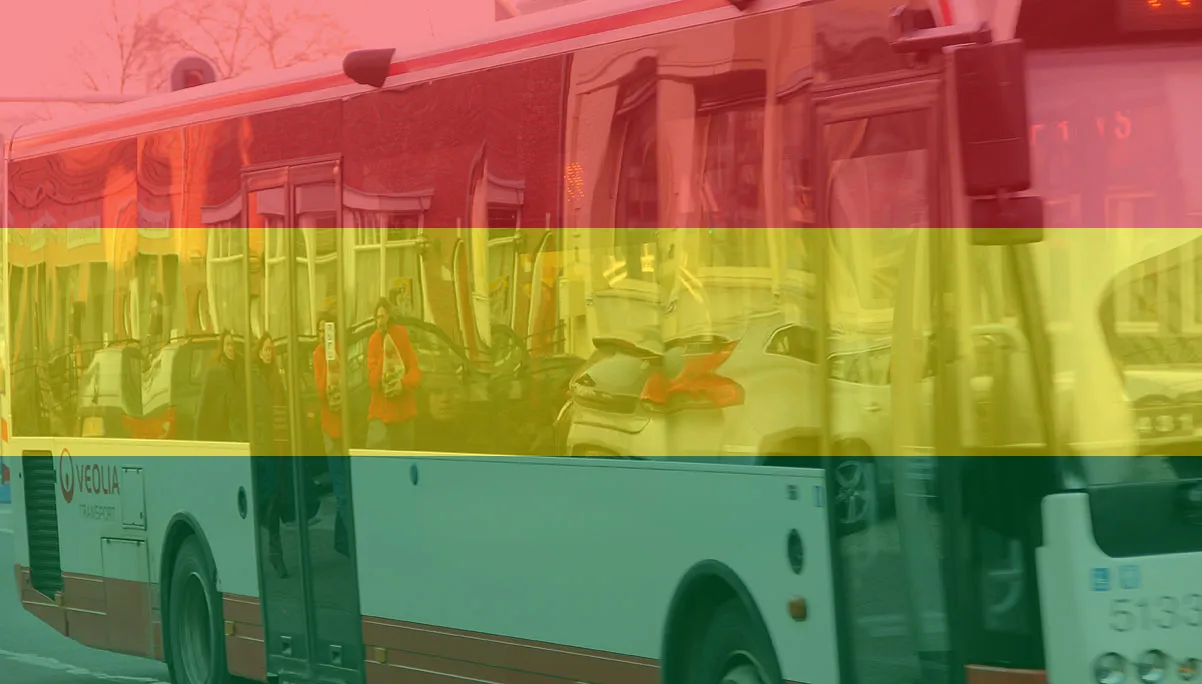 bus veolia rood geel groen carnaval