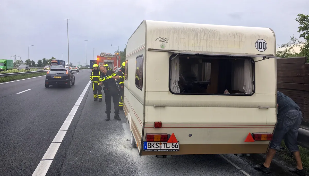 caravan uitgebrand op a2