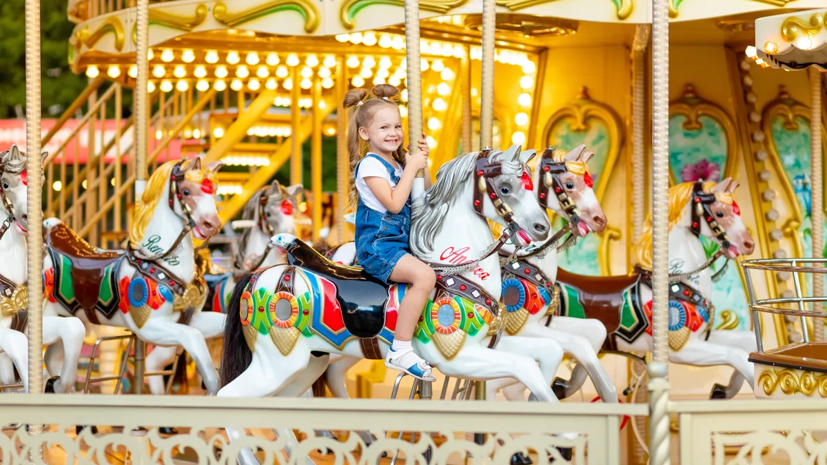 carrousel met kermispaardjes