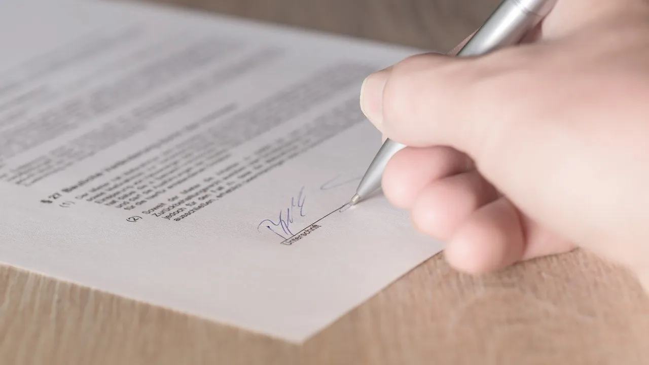 cc0 andreas breitling via pixabay contract 1464917 1280