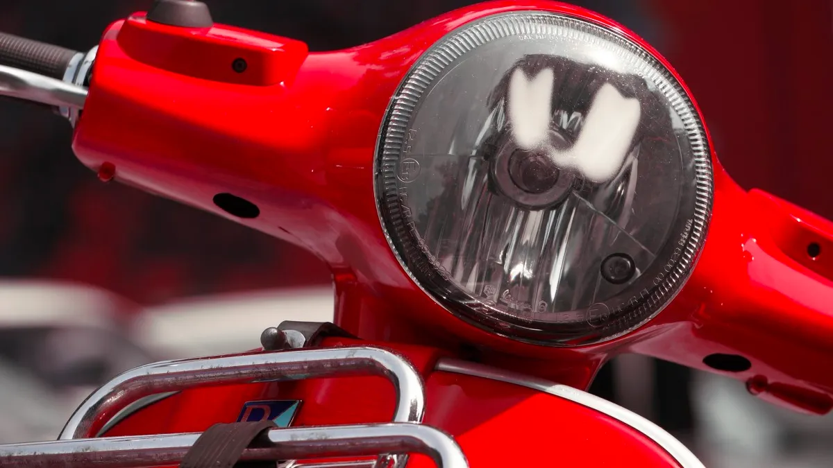 cc0 via pxhere scooter snorfiets snorscooter