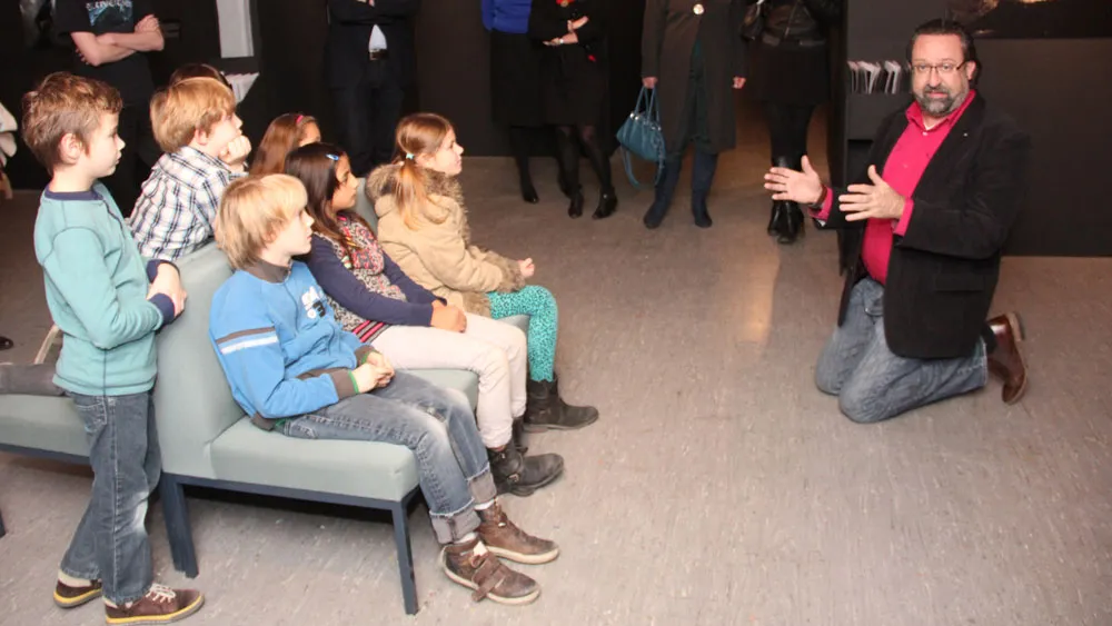 cedc3y12i2n8g7hsb81ue0x4g secret city kids 0