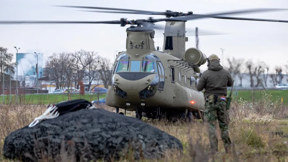 chinook bij net met stenen maastricht