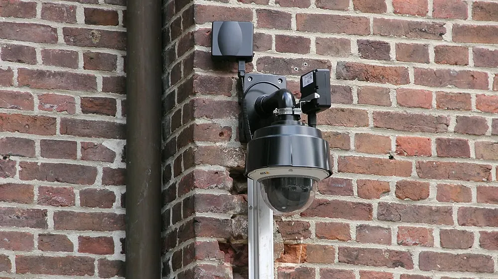 cies7xgcjdxsyvexkbhg109ap camerabewaking binnenstad