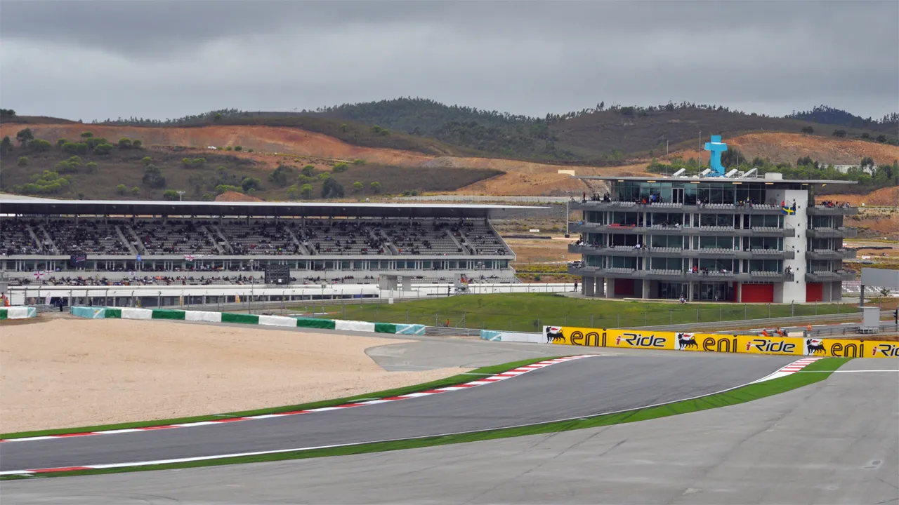 circuit algarve portugal klugschnacker cc by sa https creativecommonsorglicensesby sa30