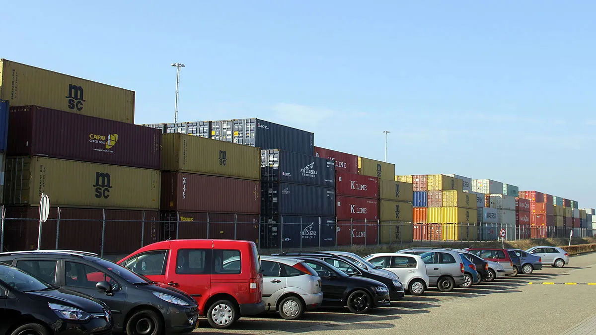 containers bedrijventerrein haven holtum