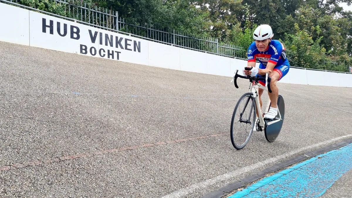 cor van der sluijs verbetert uurrecrod wielerbaan geleen
