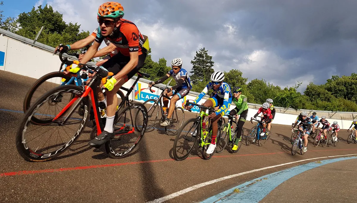 courage koers wielerbaan geleen