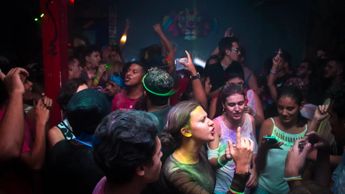 dansen disco kroeg muziek cc0 via pexels