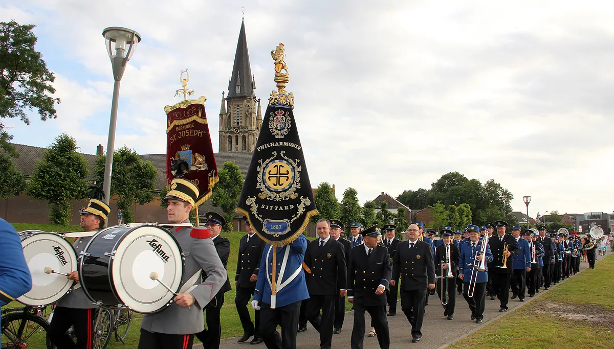de kirk in t midde serenade phil paek tisniks 2016