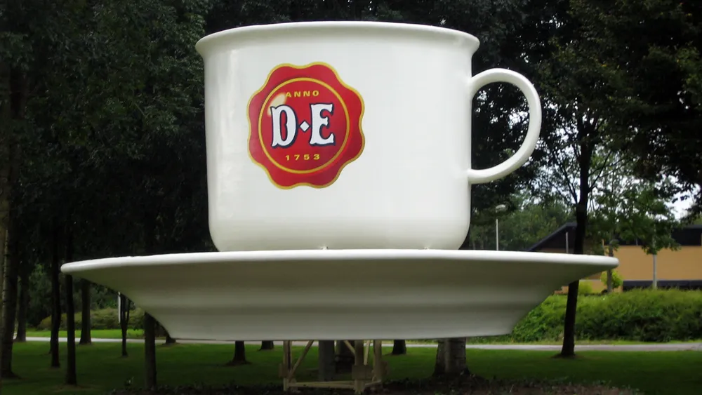 de kop en schotel door freaky