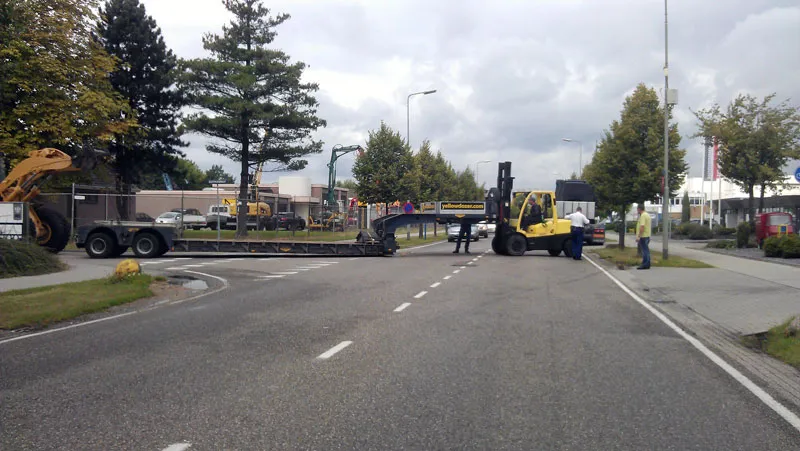 doi8l8zxn78y98gt7ik0y9w6a trekker verliest oplegger 2