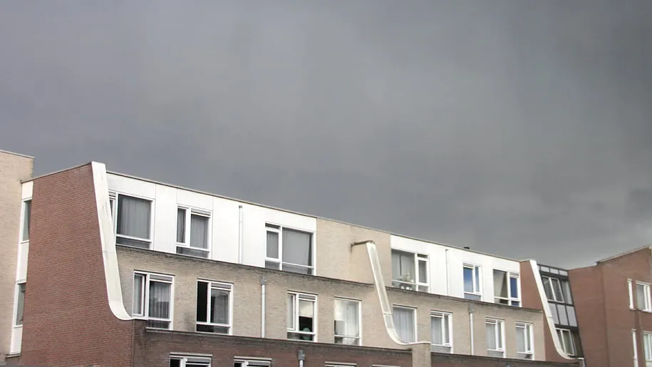 donkere wolken donkere lucht onweer